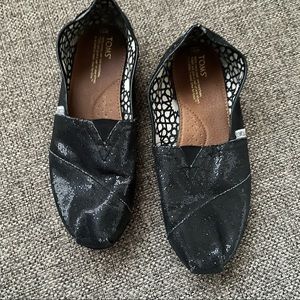 Black Sparkle Tom’s